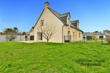 Maison contemporaine à vendre 4 chambres dont 1 au RDC, avec 2 doubles garages, (50) PONTORSON - Terrain de 2000 M²