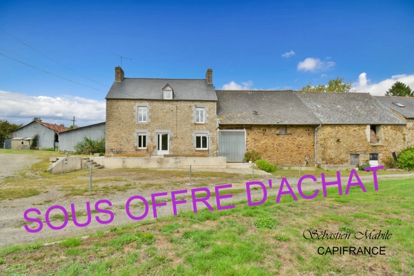Ancien corps de ferme en pierre à vendre avec plusieurs bâtiments à Pleine-Fougères (35) en Bretagne en Baie du Mont Saint Michel