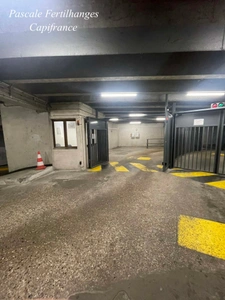 🚗 Paris 13e – Parking sécurisé 84/86 Boulevard Massena– Accès rapide périphérique & métro