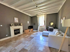 Maison de maître de caractère avec piscine, grand terrain et gîte indépendant