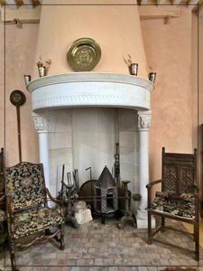 Magnifique maison située au coeur de la ville de Nérac, chargée d’histoire et d’architecture unique.