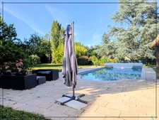 Maison de maître de caractère avec piscine, grand terrain et gîte indépendant
