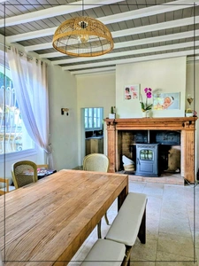 Maison de maître de caractère avec piscine, grand terrain et gîte indépendant