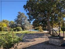 Maison de maître de caractère avec piscine, grand terrain et gîte indépendant