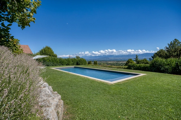 Propriété d’exception T7 avec vue panoramique sur le Mont-Blanc et le bassin lémanique
