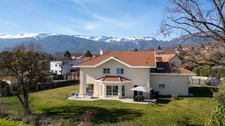 Maison contemporaine + Studio attenant avec magnifique vue sur le Mont Blanc