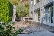 DIVONNE-LES-BAINS — Maison contemporaine T5, jardin paysager et prestations soignées