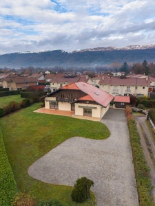 Maison moderne aux volumes généreux à vendre 7 pièces PREVESSIN MOENS (01)