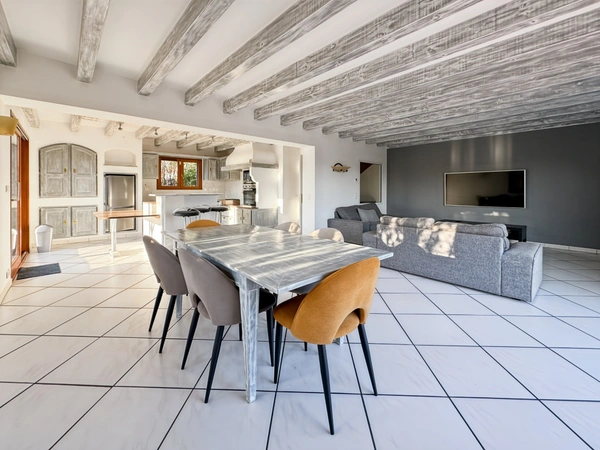 Secteur de Brétigny - Elégante propriété familiale de 230 m2 avec 6 chambres sur un magnifique terrain de 1 130m2