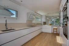 DIVONNE-LES-BAINS — Maison contemporaine T5, jardin paysager et prestations soignées