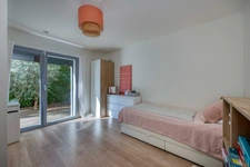 DIVONNE-LES-BAINS — Maison contemporaine T5, jardin paysager et prestations soignées