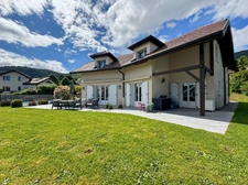 Maison contemporaine d’exception de 180m2 avec 5 chambres et jardin paysagé - Divonne-les-Bains