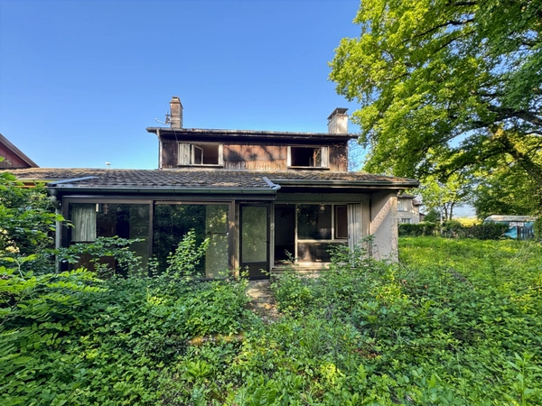 Maison à rénover à vendre de 6 pièces sur un terrain protégé de 3314m2