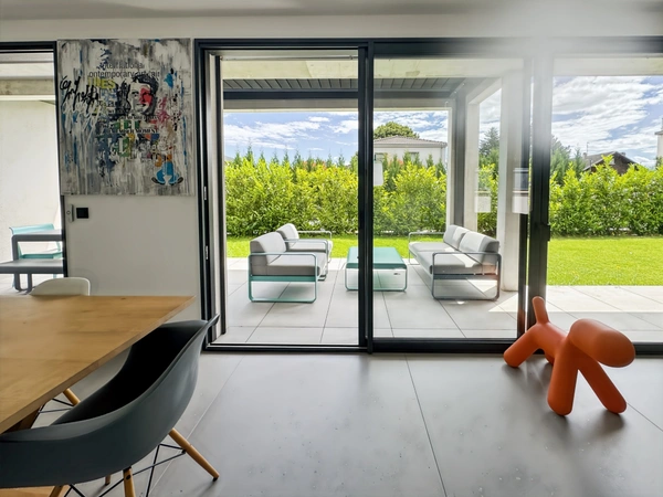 Maison d'architecte T6 d'exception à vendre 6 au centre de DIVONNE LES BAINS 
