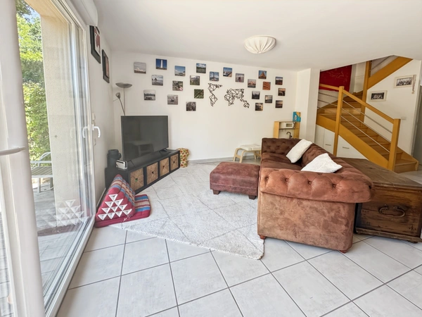 Maison mitoyenne clé en main à vendre de 5 chambres à DIVONNE LES BAINS 