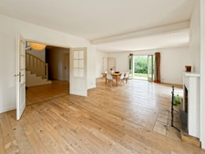 Elegant 192 m² family property with 6 bedrooms in the heart of Tutégny