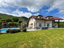 Exceptional contemporary house of 180m2 with 5 bedrooms and landscaped garden - Divonne-les-Bains