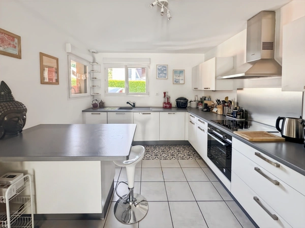 Maison mitoyenne clé en main à vendre de 5 chambres à DIVONNE LES BAINS 