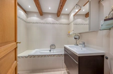 Elegant family home with swimming pool and breathtaking views of the Jura mountains - 5 rooms ECHENEVEX (01)