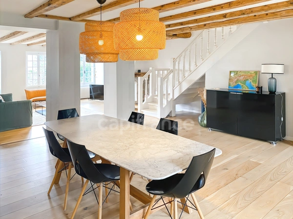 Maison à vendre 7 pièces DIVONNE LES BAINS (01)