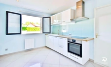 Maison de plain-pied, rénovée, 3 chambres et un bureau, JONAGE (69)