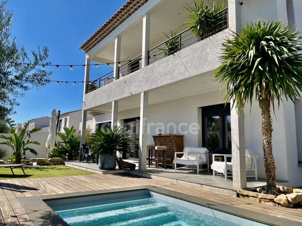 Maison à vendre contemporaine 6 pièces LA CIOTAT (13)
