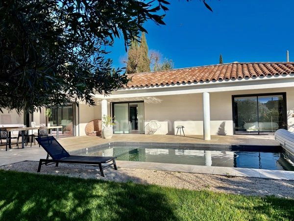 LA CIOTAT MAISON D’ARCHITECTE BBC DE PLAIN-PIED – ESPACE PISCINE & TERRASSE – VUE DÉGAGÉE – PROCHE VILLAGE CEYRESTE