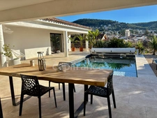 LA CIOTAT - ARCHITECT-DESIGNED, BBC-ENERGY-EFFICIENT SINGLE-STOREY HOUSE – POOL AREA & TERRACE – UNINTERRUPTED VIEWS – NEAR CEYRESTE