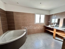 EXCLUSIVITÉ – LA CIOTAT – Maison T4/5 avec piscine, garage et grand sous-sol