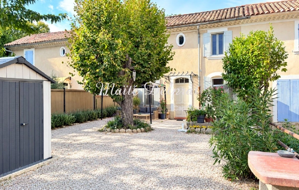 Maison 48 m² à vendre à Carpentras – 2 chambres, jardin 160 m², louée