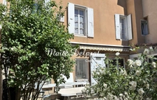 Village house with garden, exceptional volumes and rental potential MALAUCENE (84)