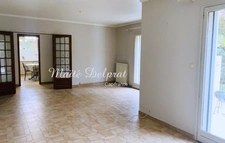 SARRIANS – MAISON FAMILIALE 200 M² AVEC PISCINE, 5 CHAMBRES ET DOUBLE GARAGE