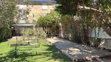 Buis-les-Baronnies – Maison de village de 139 m² avec jardin, 4 chambres, 2 garages, dépendance et vue sur le Pic Saint-Julien 