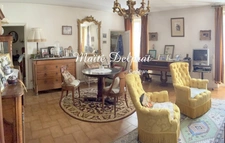 Village house with garden, exceptional volumes and rental potential MALAUCENE (84)