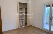 SARRIANS – MAISON FAMILIALE 200 M² AVEC PISCINE, 5 CHAMBRES ET DOUBLE GARAGE