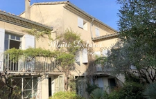 Maison de caractère à vendre à Caromb (84) – Centre-ville – 9 pièces – 260 m² – Jardin paysagé et charme authentique