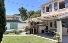 Maison en plein centre de Vedène (84) à vendre : piscine, terrasse et dépendance