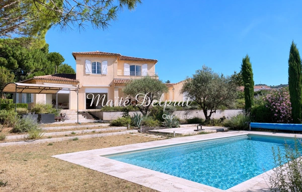 VILLA D’ARCHITECTE 230 M² AVEC PISCINE CHAUFFÉE ET VUE PANORAMIQUE – VAISON-LA-ROMAINE (84)