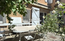 Village house with garden, exceptional volumes and rental potential MALAUCENE (84)