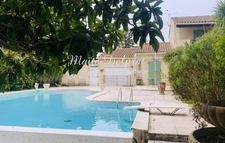 SARRIANS – MAISON FAMILIALE 200 M² AVEC PISCINE, 5 CHAMBRES ET DOUBLE GARAGE