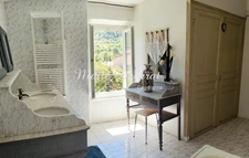 Buis-les-Baronnies – Maison de village de 139 m² avec jardin, 4 chambres, 2 garages, dépendance et vue sur le Pic Saint-Julien 