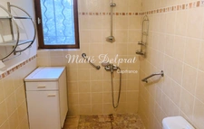 SARRIANS – MAISON FAMILIALE 200 M² AVEC PISCINE, 5 CHAMBRES ET DOUBLE GARAGE