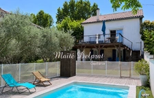 Detached house on 2 levels, with cathedral ceiling living room, 3 bedrooms, 1 office and swimming pool, fully renovated