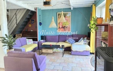 Detached house on 2 levels, with cathedral ceiling living room, 3 bedrooms, 1 office and swimming pool, fully renovated