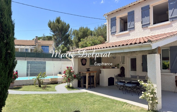Maison en plein centre de Vedène (84) : piscine, terrasse et dépendance