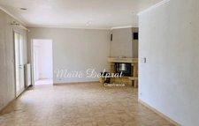 SARRIANS – MAISON FAMILIALE 200 M² AVEC PISCINE, 5 CHAMBRES ET DOUBLE GARAGE