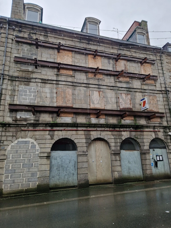 Immeuble à vendre GUINGAMP (22)