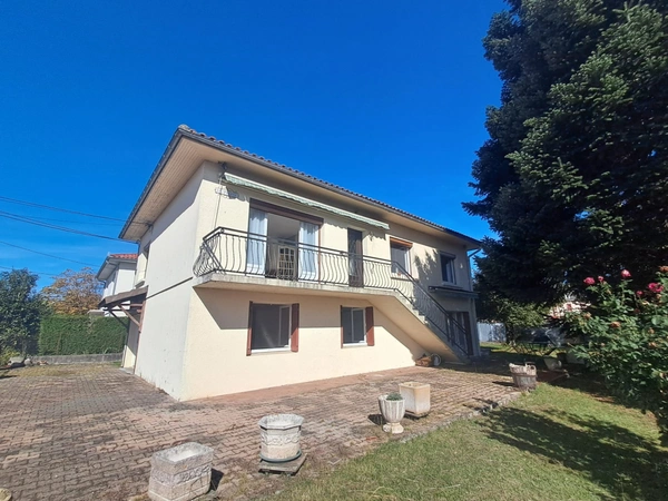 Maison de 147m2 avec jardin à MONTREJEAU (31)