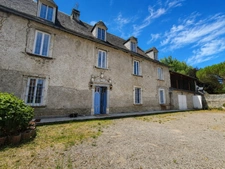 Demeure historique d'exception classée au patrimoine située aux portes des Pyrénées