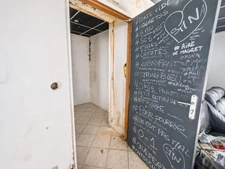 Ancien bar avec appartement et jardin